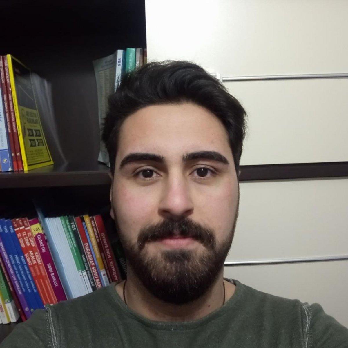 Erzurum'da sağlık çalışanı takla atan araçta can verdi