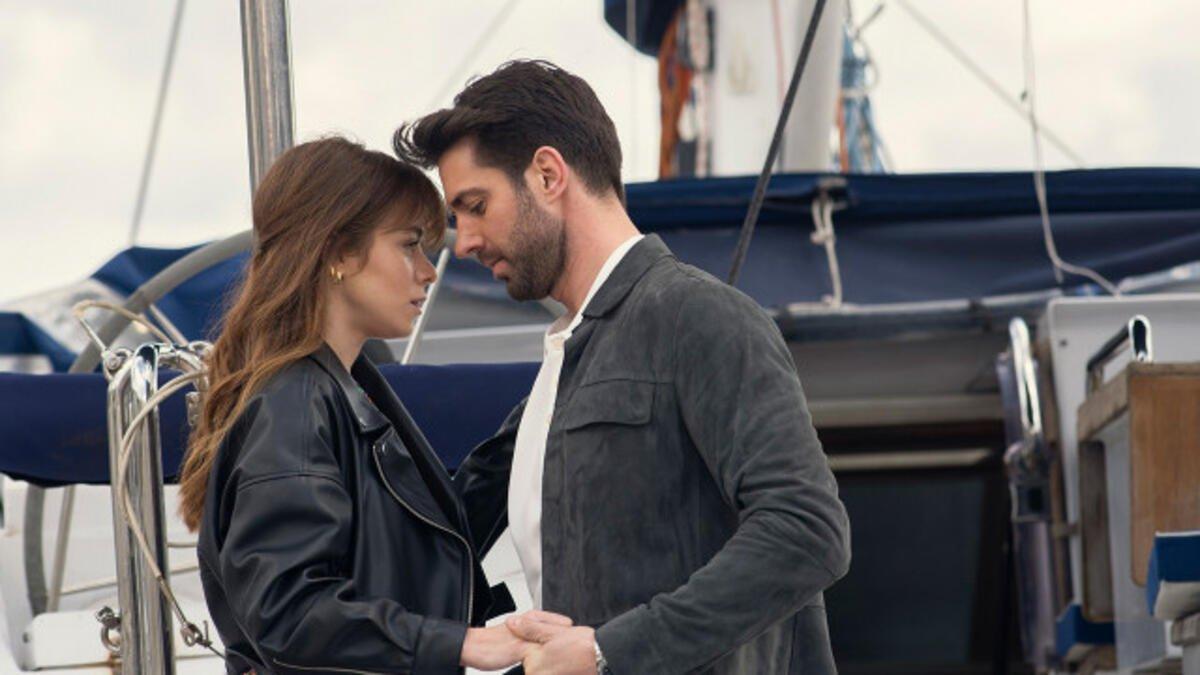 Serkay Tütüncü ve İlayda Alişan el ele