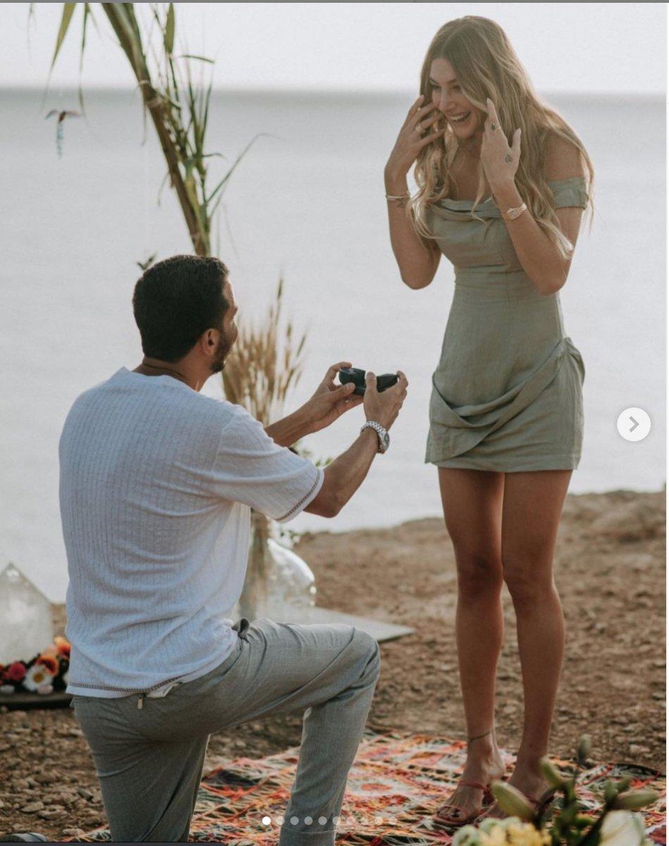 Şeyma Subaşı yüzüğünü gösterdi