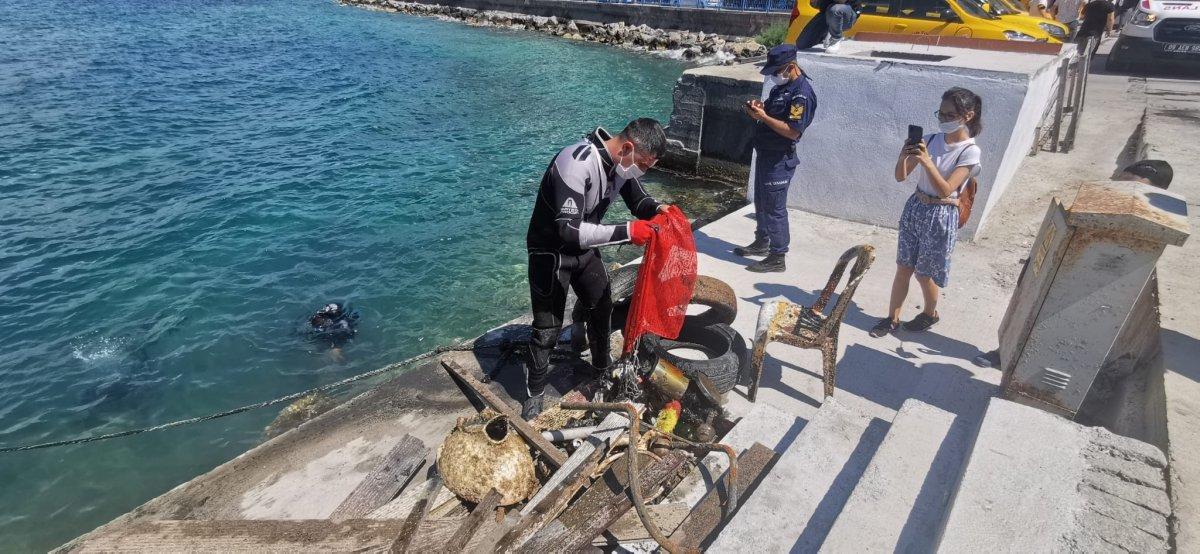 Kuşadası'nda denizden çıkanlar şaşırttı
