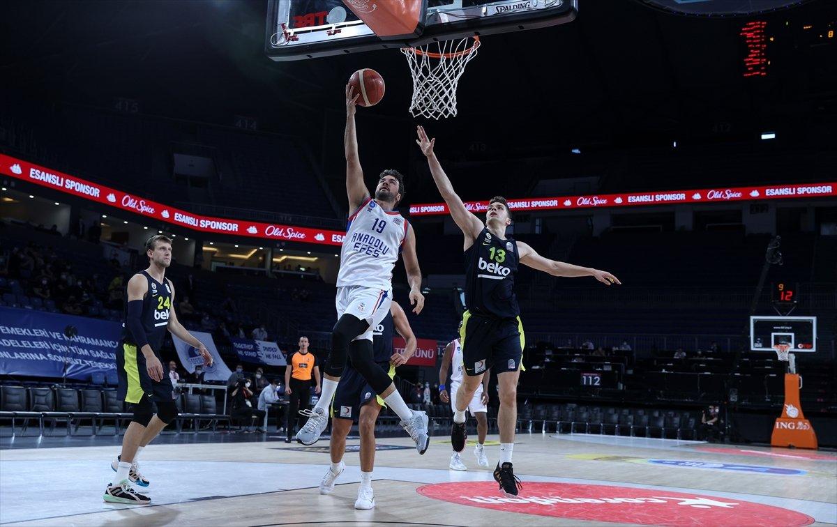 Anadolu Efes - Fenerbahçe maçında kavga