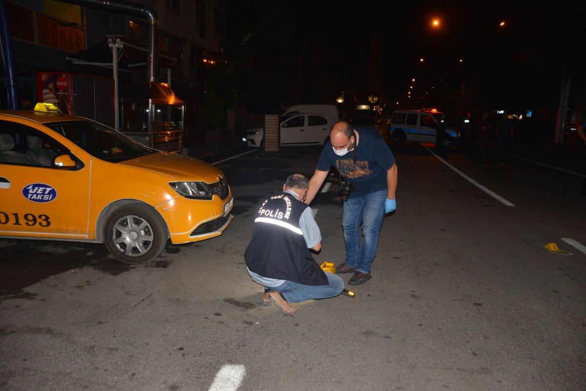 Adana'da kalaşnikof ve tabancayla dürümcüyü kurşunladılar