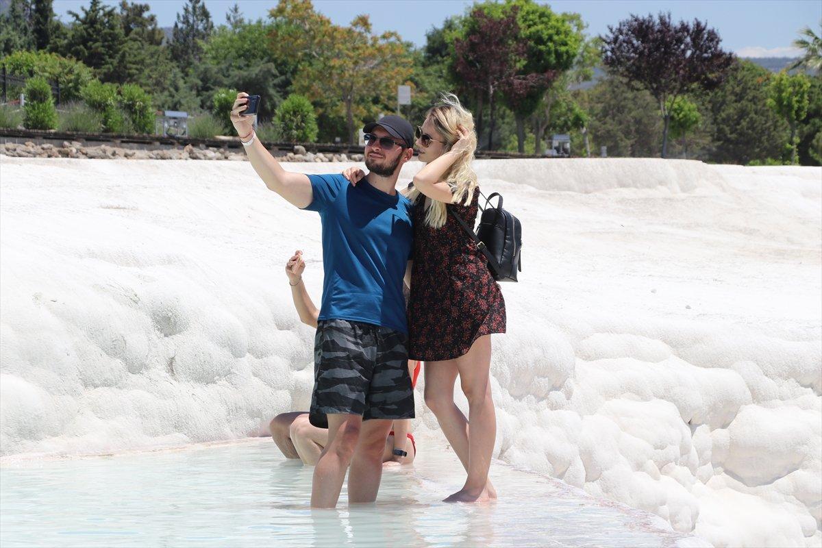 Pamukkale'de cumartesi yoğunluğu