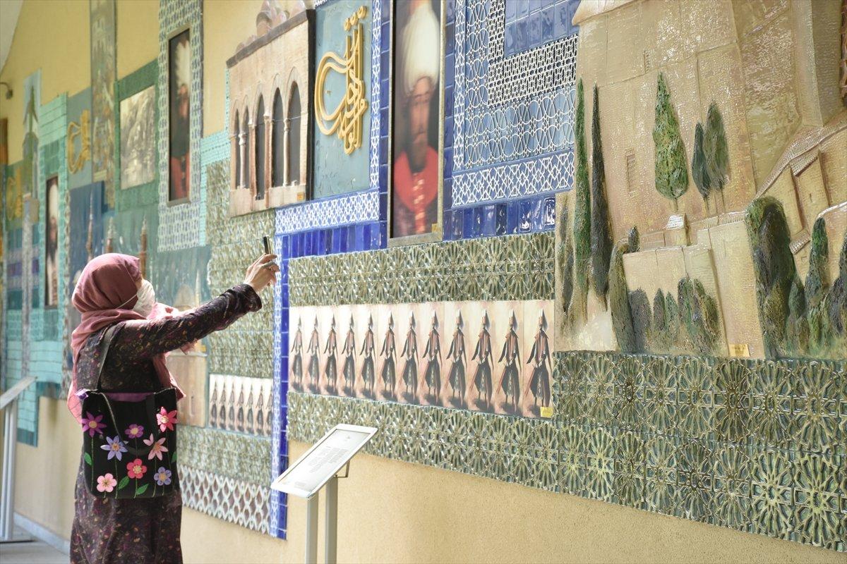 Bilecik'teki Şeyh Edebali Türbesi'ne akın ettiler