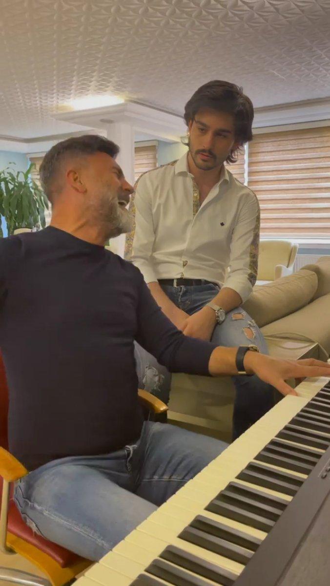 İzzet Yıldızhan'dan 'Kurusa Fidanın' türküsü