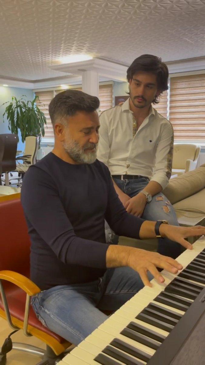 İzzet Yıldızhan'dan 'Kurusa Fidanın' türküsü