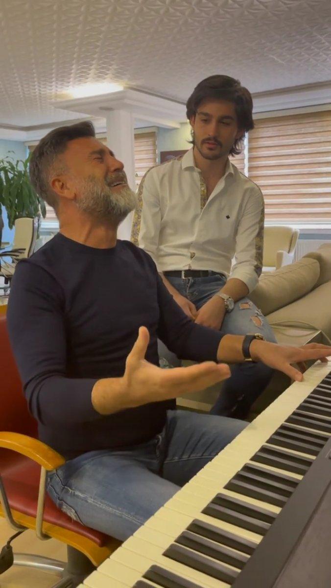 İzzet Yıldızhan'dan 'Kurusa Fidanın' türküsü