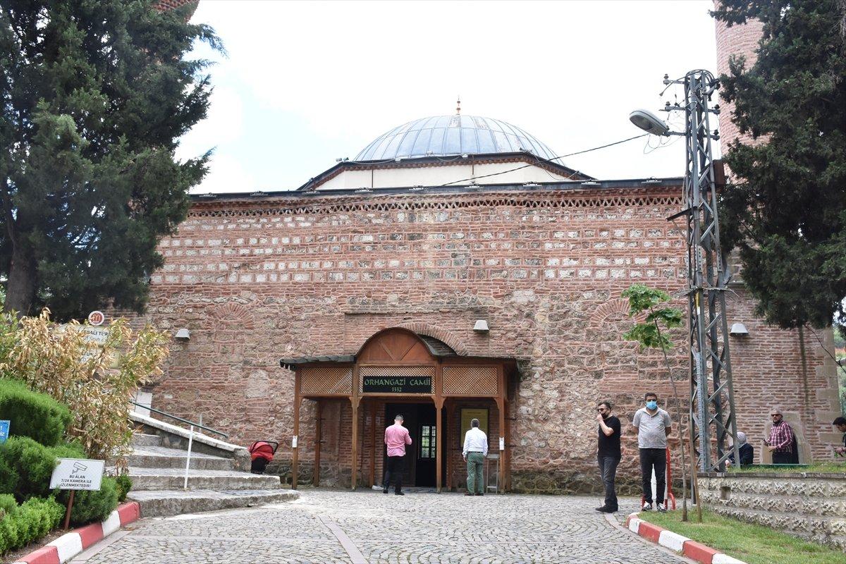 Bilecik'teki Şeyh Edebali Türbesi'ne akın ettiler