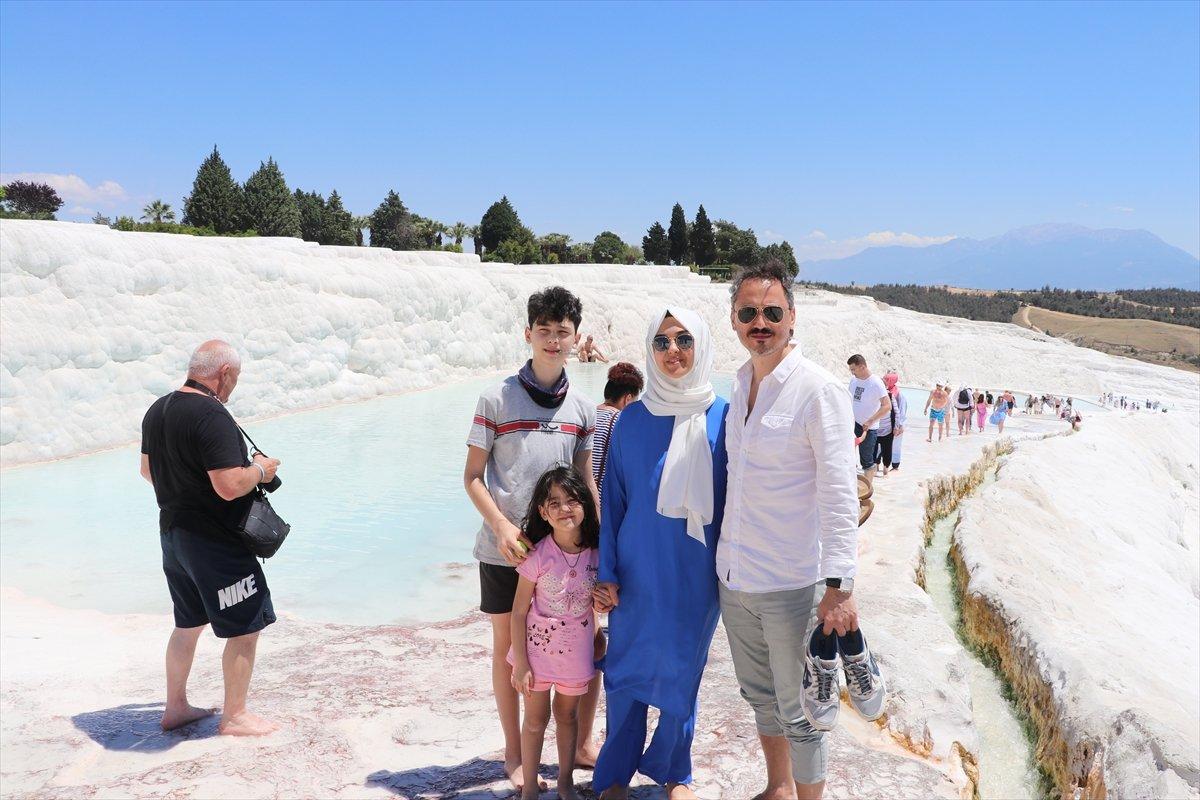 Pamukkale'de cumartesi yoğunluğu