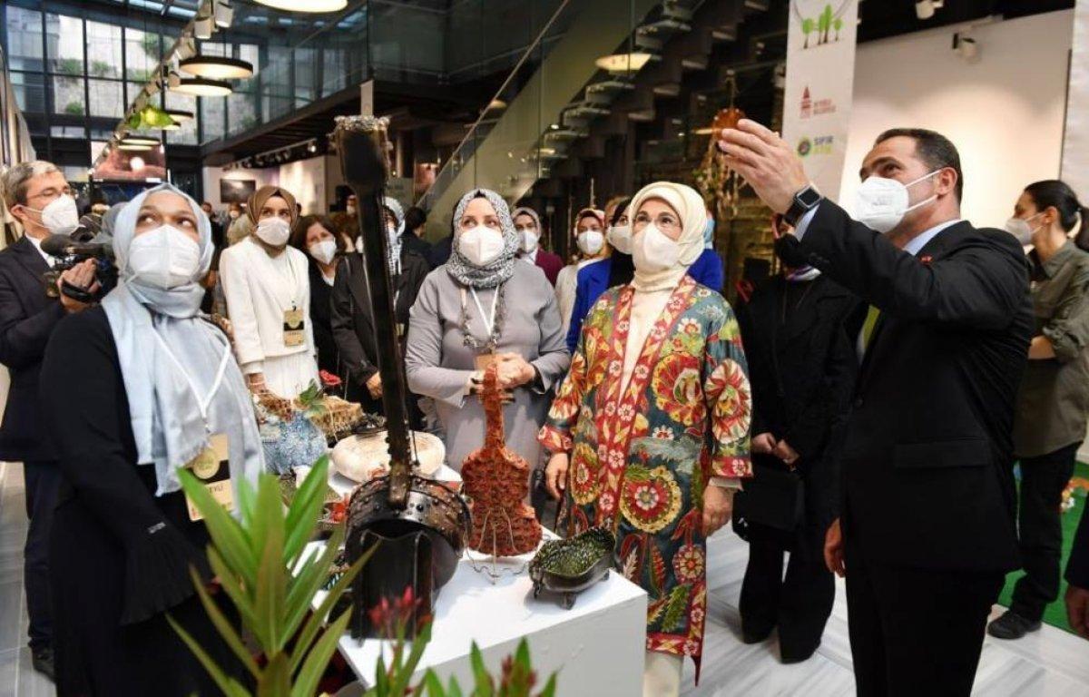 Emine Erdoğan, atıktan dönüştürülen ürünlerin yer aldığı sergiyi açtı