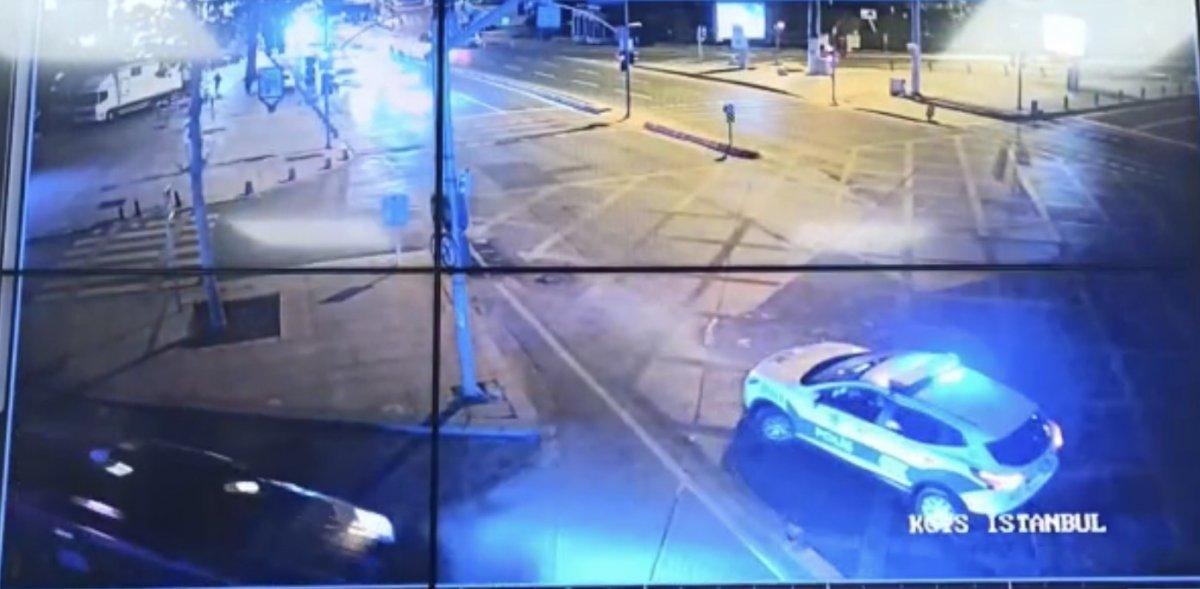 Fatih’te dur ihtarına uymayan sürücü, polis aracına çarpınca yakalandı