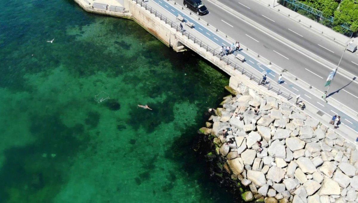 Üsküdar Sahili'nde kısıtlamada denize girdiler