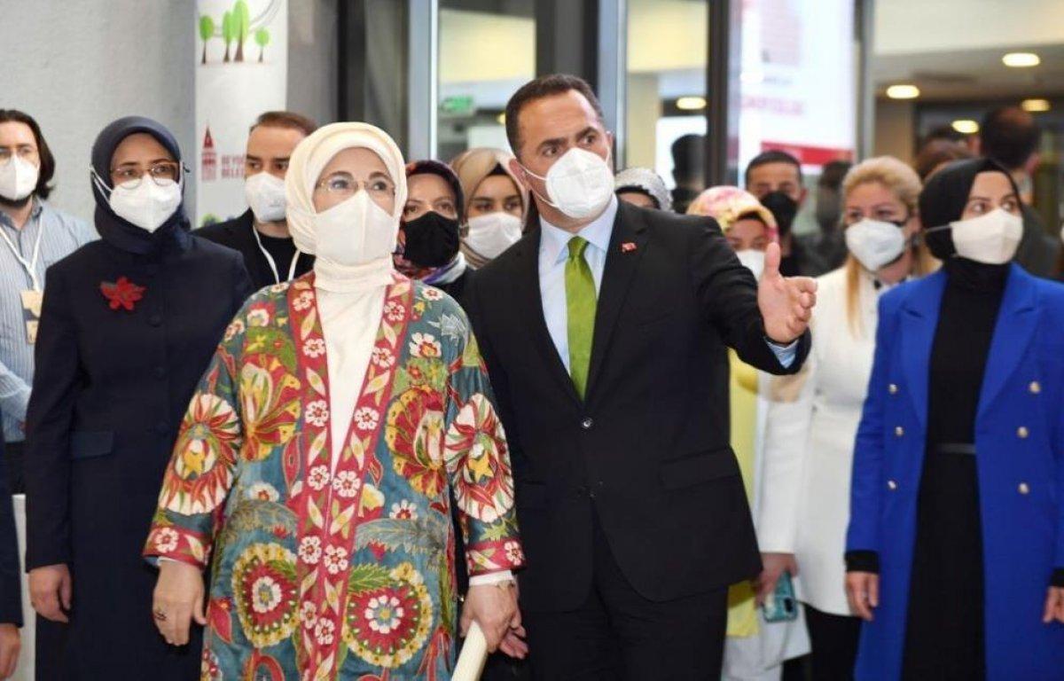 Emine Erdoğan, atıktan dönüştürülen ürünlerin yer aldığı sergiyi açtı