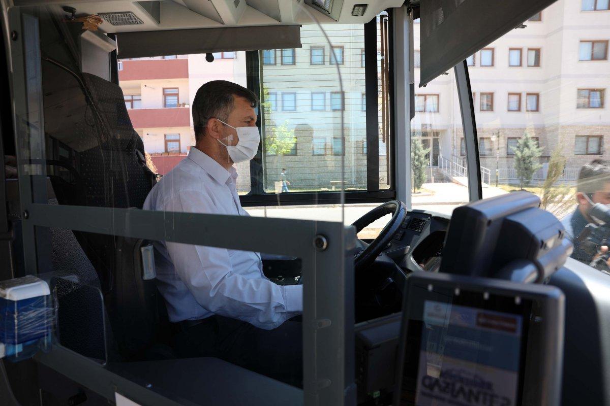 Gaziantep’te fenalaşan yolcuyu otobüs şoförü hastaneye yetiştirdi