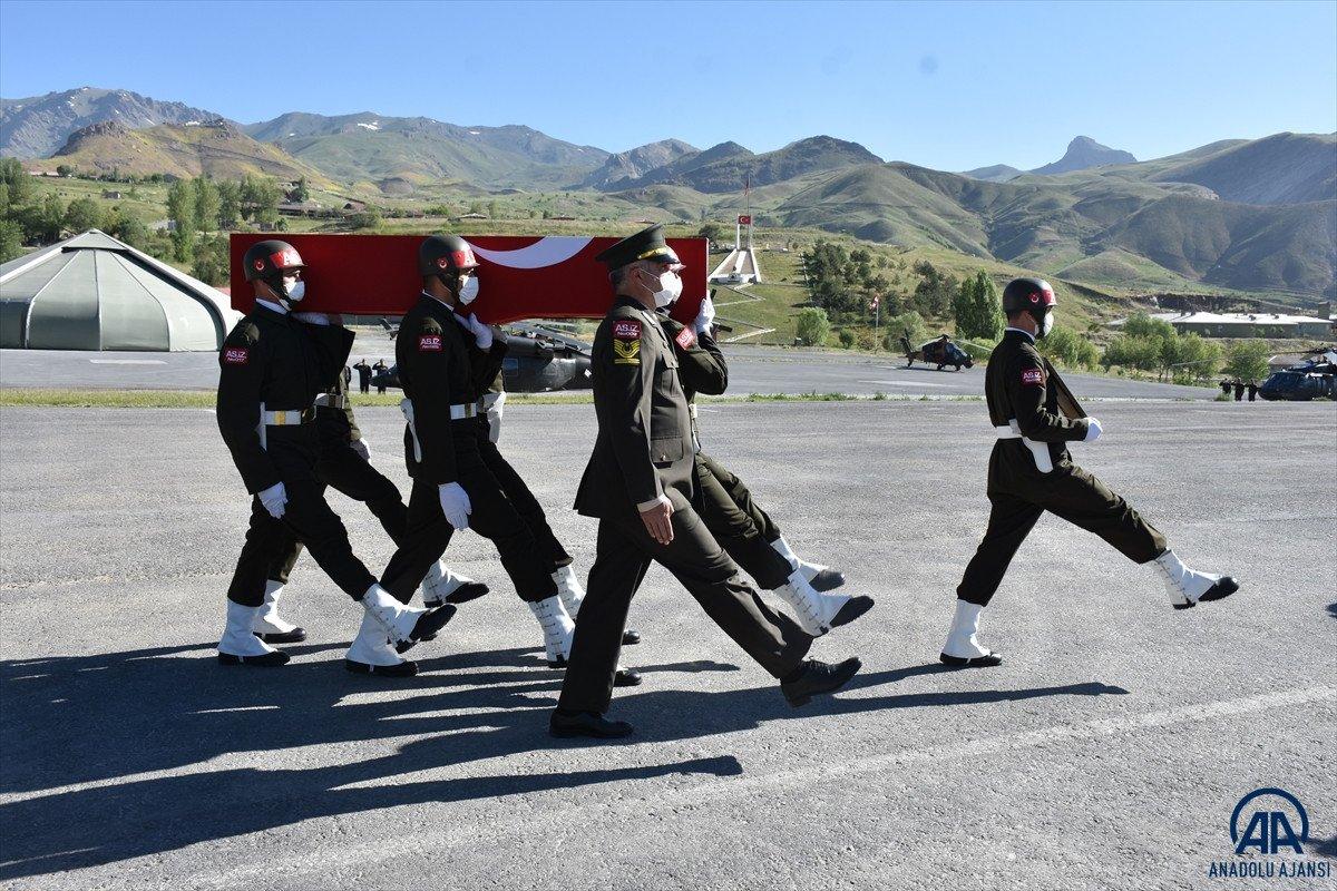 Irak'ın kuzeyinde şehit düşen Samet Şeker, memleketine uğurlandı