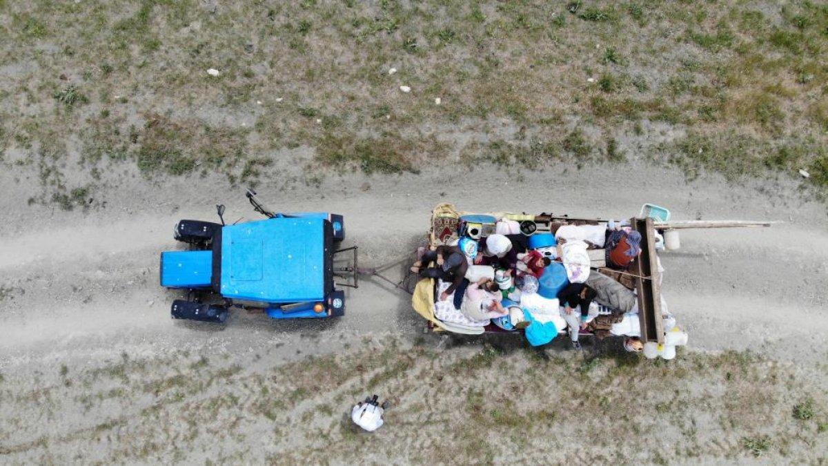 Muş'ta besicilerin yayla yolculuğu başladı