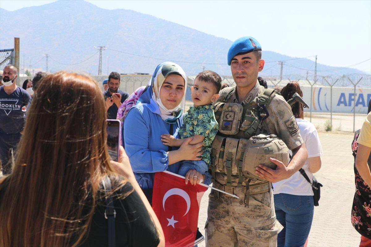 Gaziantep'te komandolar Suriye'ye uğurlandı