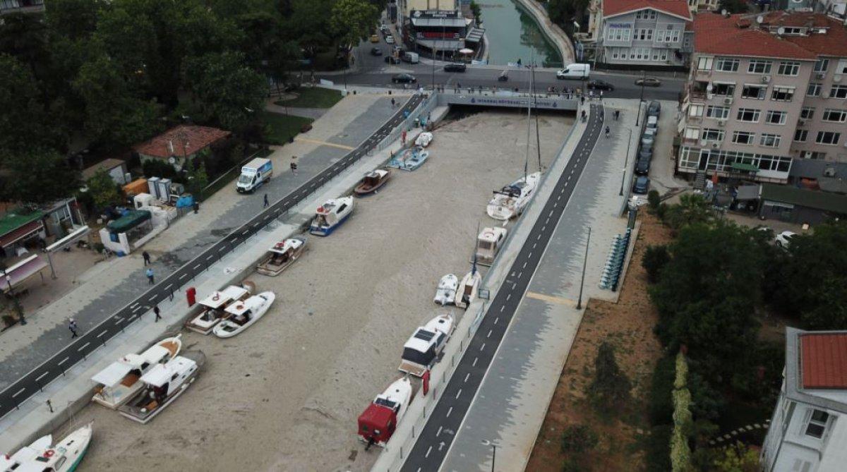 Kadıköy Kurbağlıdere deniz salyasıyla kaplandı
