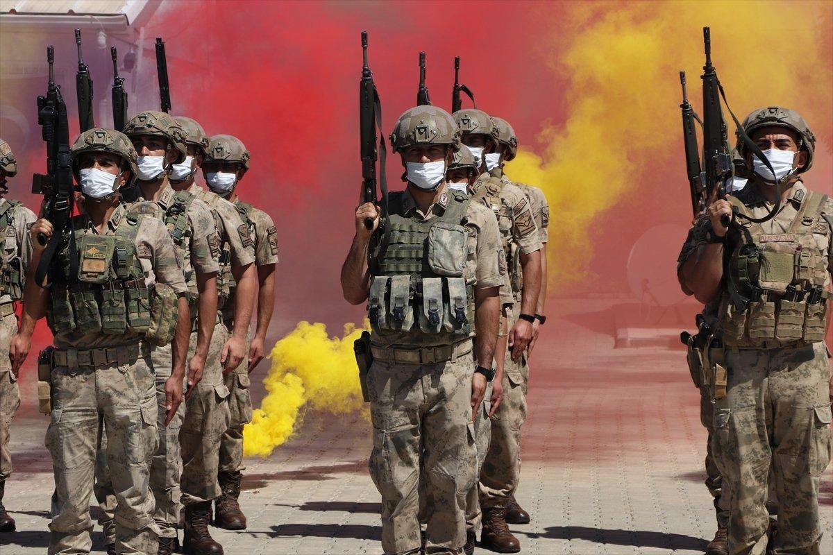 Gaziantep'te komandolar Suriye'ye uğurlandı