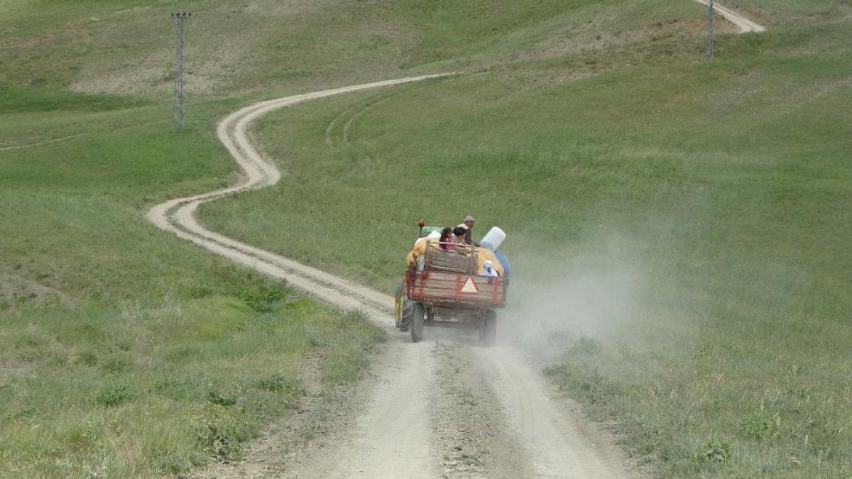 Muş'ta besicilerin yayla yolculuğu başladı