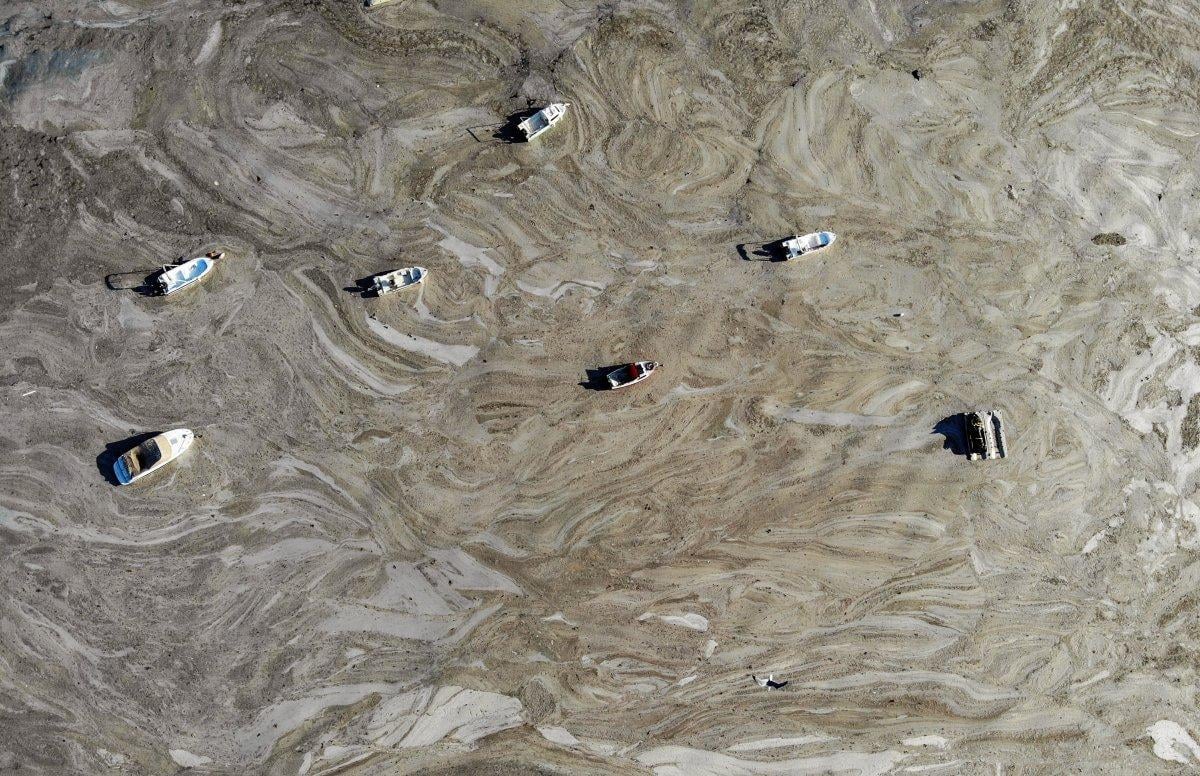 Marmara Denizi'ndeki müsilaj belası havadan görüntülendi