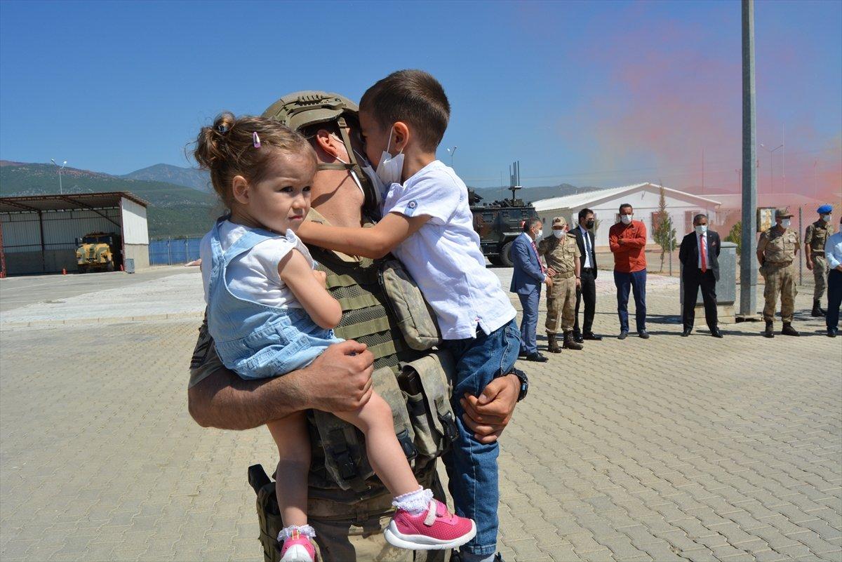 Gaziantep'te komandolar Suriye'ye uğurlandı