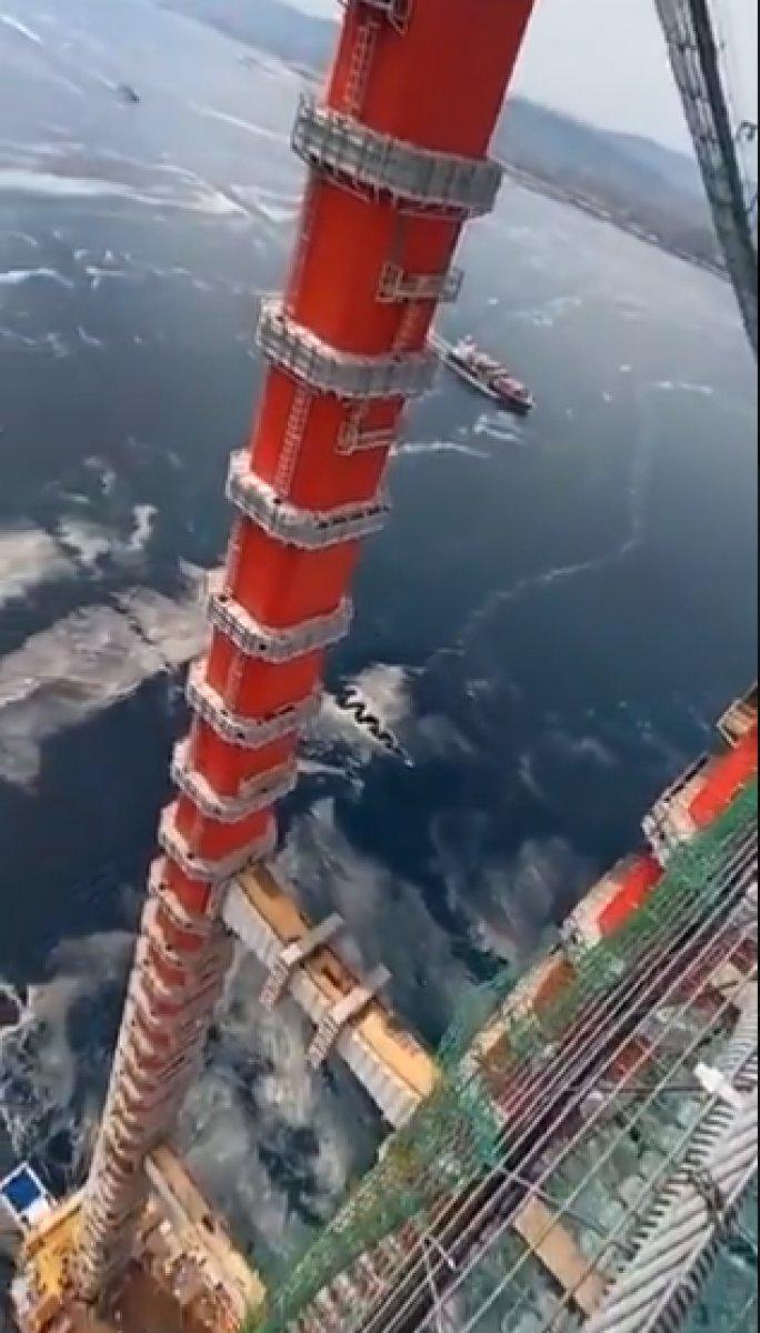 Marmara Denizi'ndeki müsilaj, Çanakkale 1915 Köprüsü'nden görüntülendi