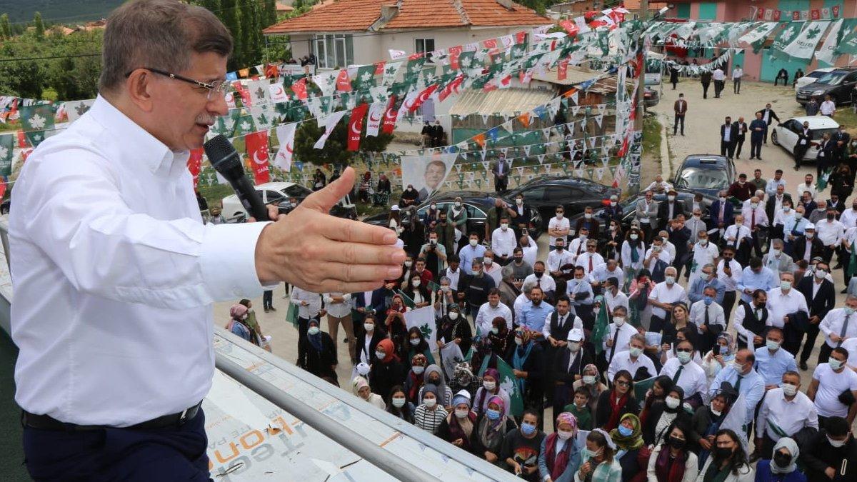 Ahmet Davutoğlu, partisi 17 oy alınca alay konusu oldu