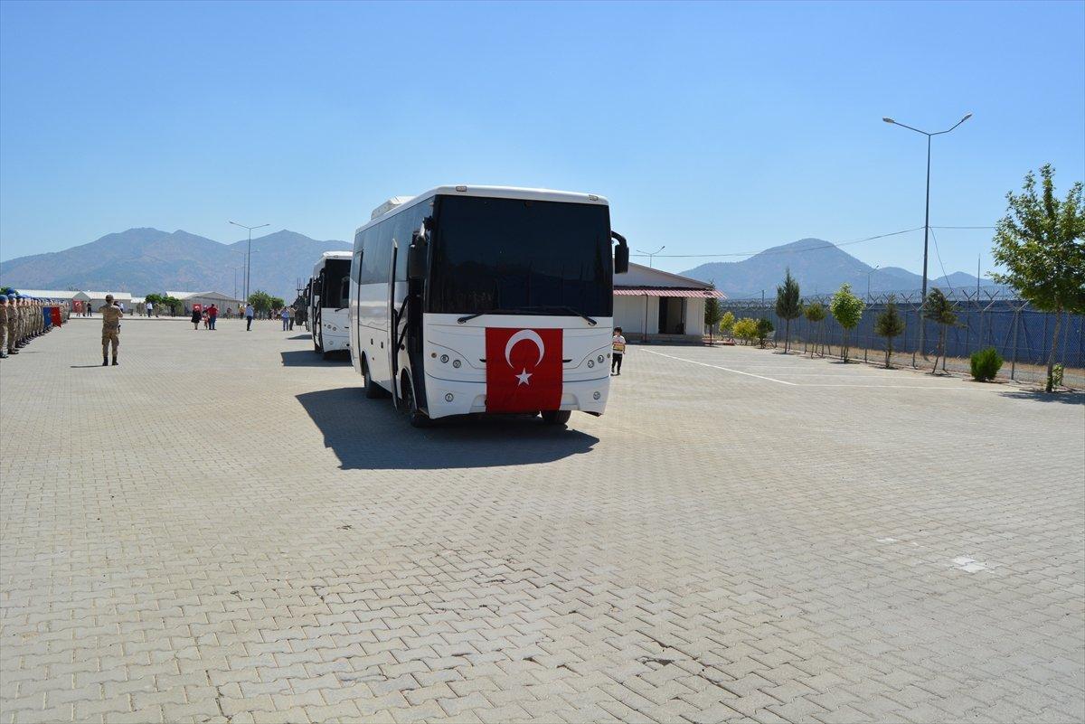 Gaziantep'te komandolar Suriye'ye uğurlandı