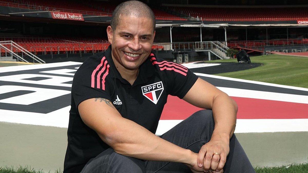 Alex de Souza takımını bilerek 10 kişi bıraktı