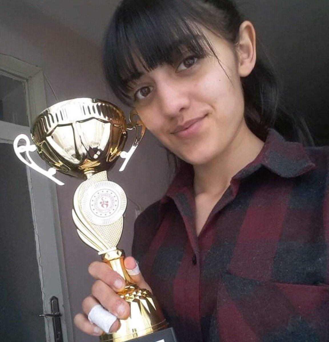 Denizli'de baba, kızını ağır yaraladı