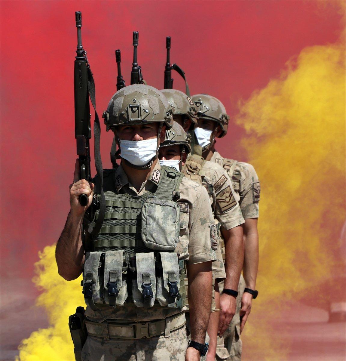 Gaziantep'te komandolar Suriye'ye uğurlandı