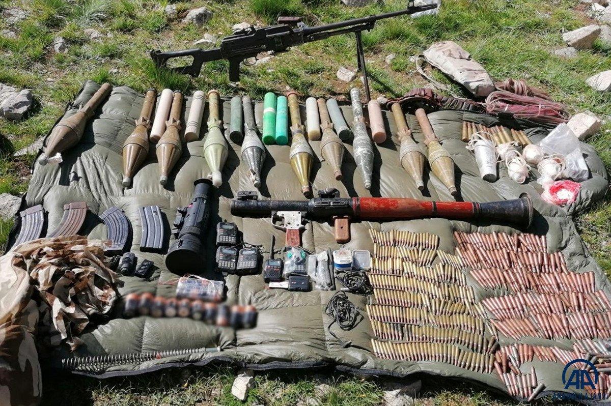 Van'da PKK'ya yönelik operasyonda silah ve mühimmat ele geçirildi
