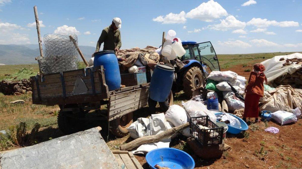 Muş'ta besicilerin yayla yolculuğu başladı