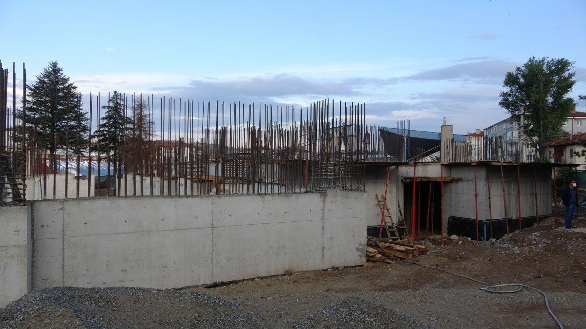 Mehmet Muharrem Kasapoğlu Çankırı'da yapımı süren havuz inşaatını inceledi