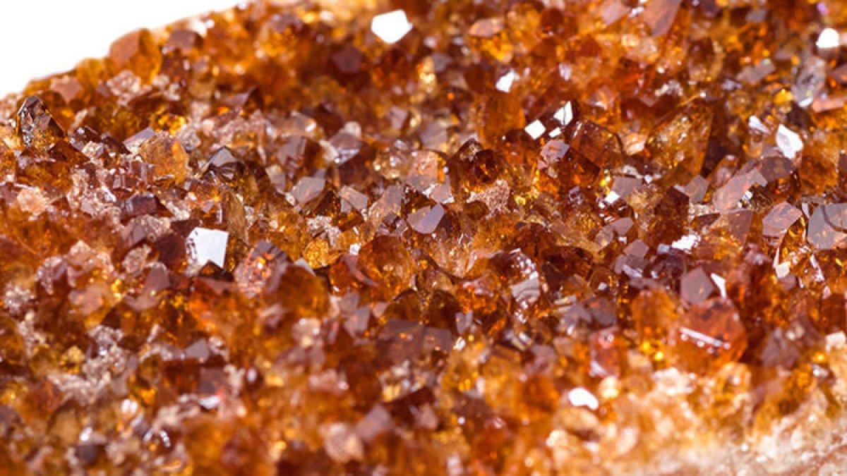 Başarı getiren kuvars: Sitrin taşının özellikleri ve faydaları