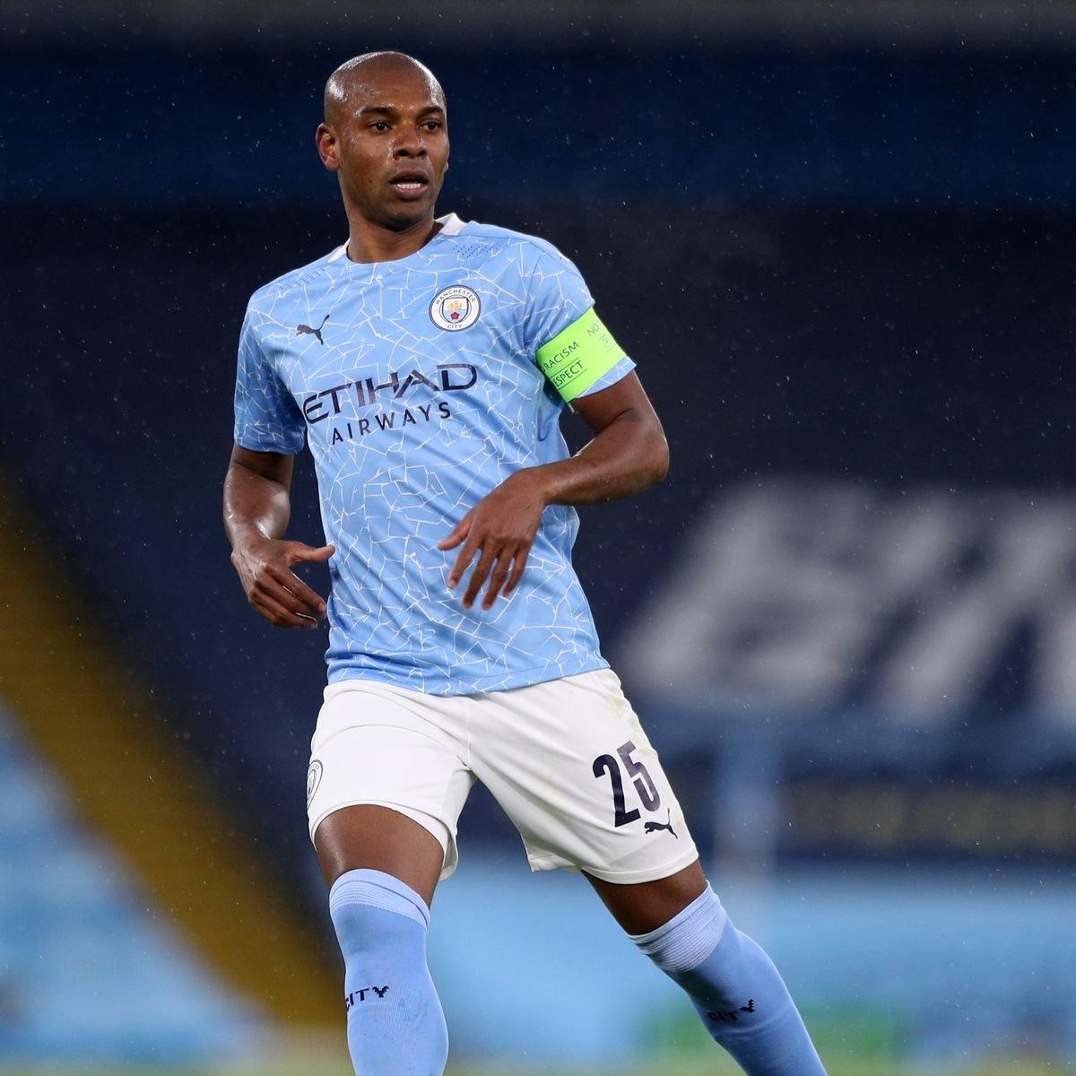 Galatasaray, orta sahaya Fernandinho'yu istiyor
