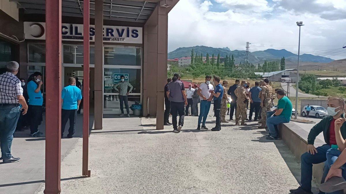 Kars'ta askeri araç kaza yaptı
