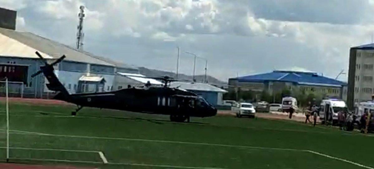 Kars'ta askeri araç kaza yaptı