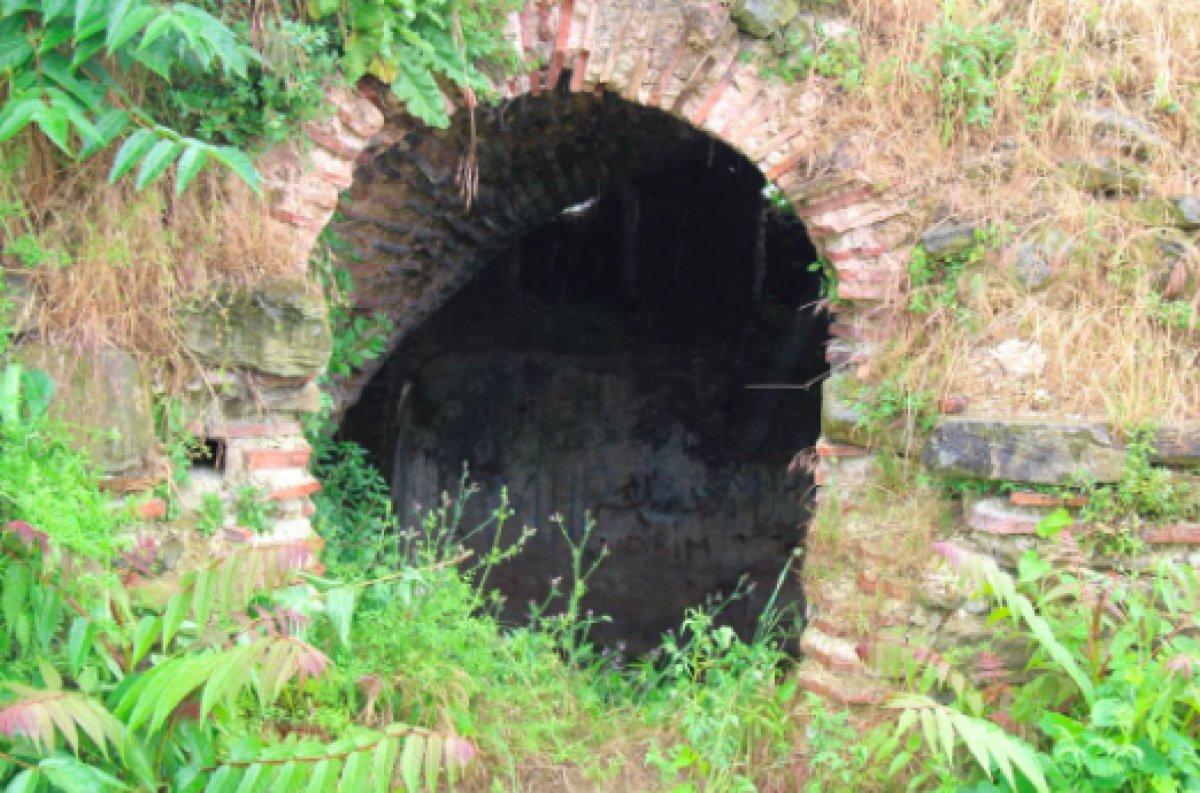 410 yıllık Armaş Manastırı viraneye döndü