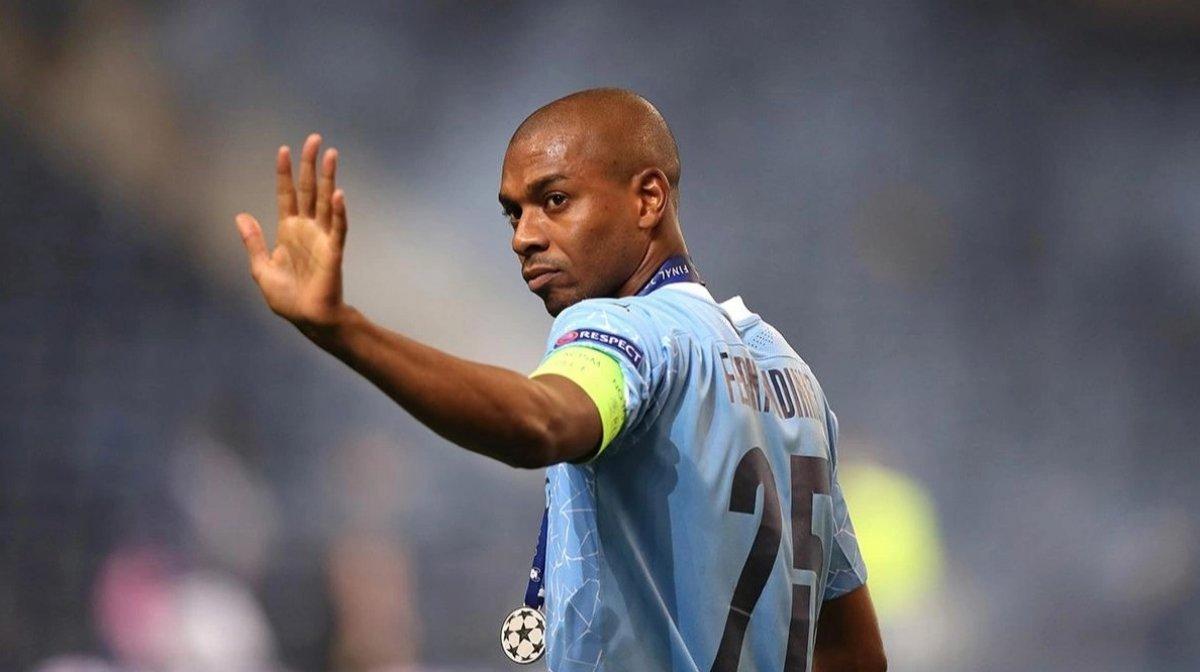 Galatasaray, orta sahaya Fernandinho'yu istiyor