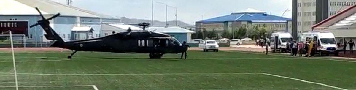 Kars'ta askeri araç kaza yaptı