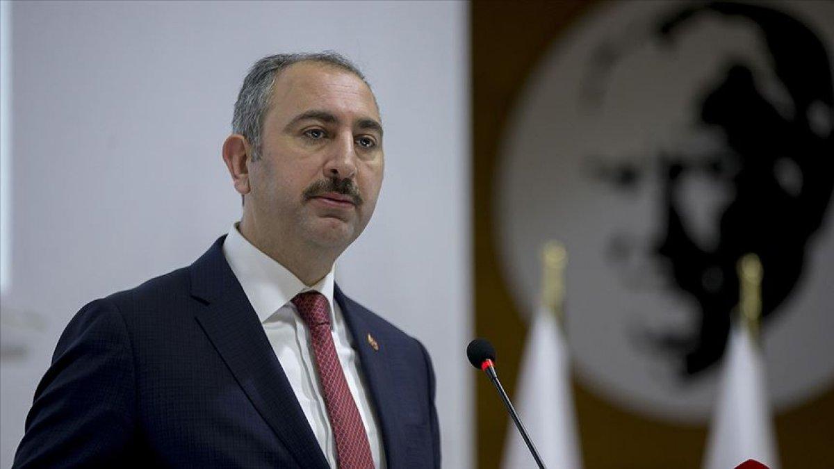 Abdulhamit Gül: Bir kadının şiddet görmemesi için gerekirse anayasayı değiştiririz