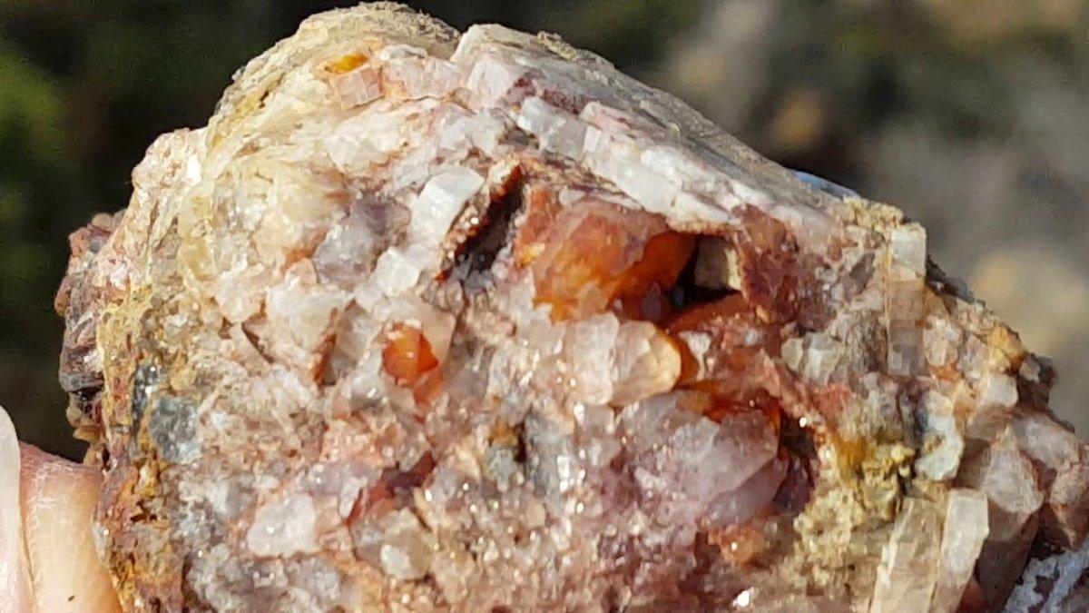 Başarı getiren kuvars: Sitrin taşının özellikleri ve faydaları