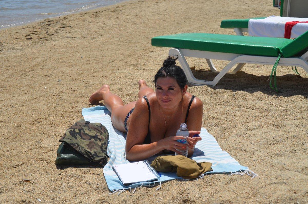 Bodrum'da sıcaklık 30 dereceye çıktı, sahiller doldu