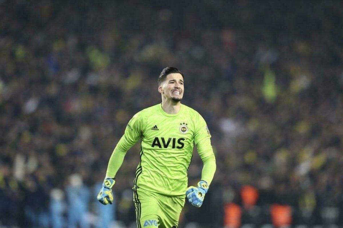 Fenerbahçe'de plan: Altay Bayındır takımda tutulacak