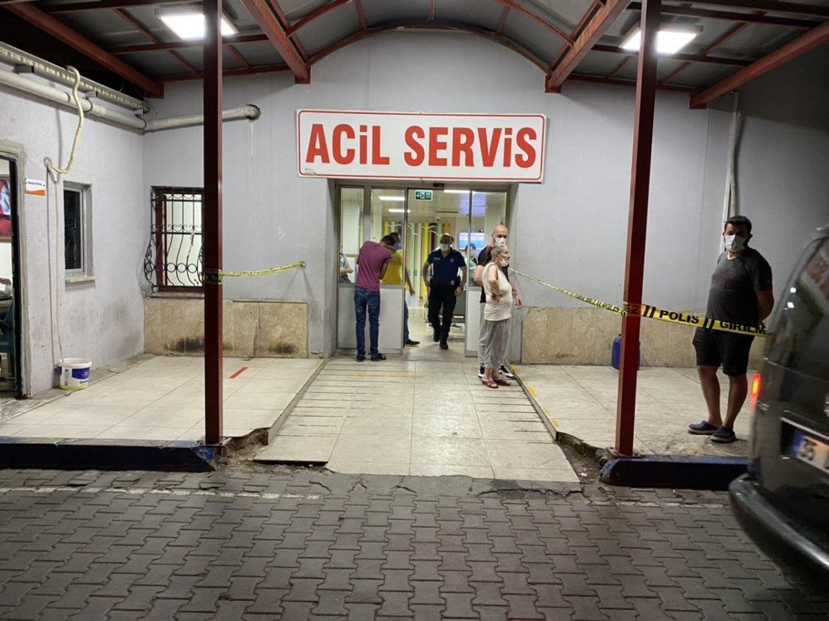 İzmir'de bir kişi, uyurken akrabası tarafından bıçaklandı