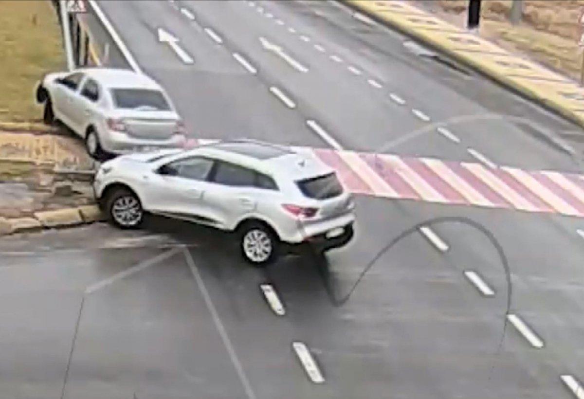 Aksaray’da MOBESE kameralarına yansıyan kazalar