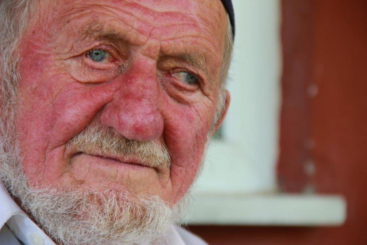 Kocaeli'de eşinin mezarı başından ayrılmıyor: Hanım öldükten sonra garip kaldım