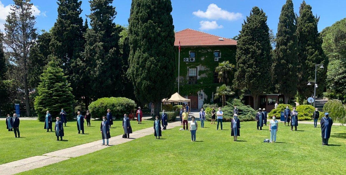 Boğaziçi'nde akademisyenler dikilmeye devam ediyor